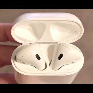 AirPods